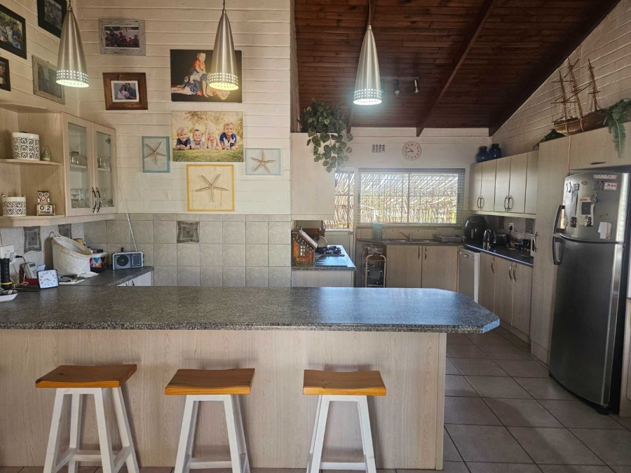 4 Bedroom Property for Sale in Pearly Beach Western Cape
